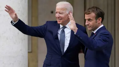 الرئيسان الأمريكي جو بايدن والفرنسي إيمانويل ماكرون 