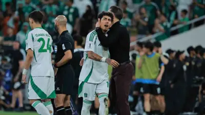 فيرمينو مع مدربه ماتياس يايسله