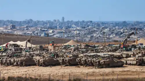 الدبابات الإسرائيلية في محيط غزة