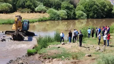  مشهد من عمليات البحث المستمرة