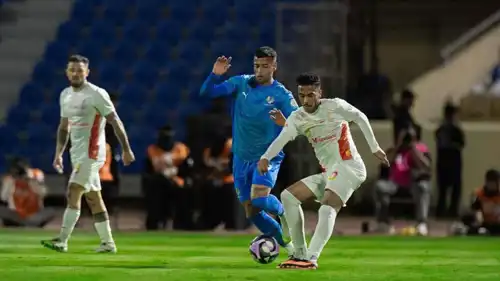 مباراة القادسية ضد نيوم في الدوري السعودي