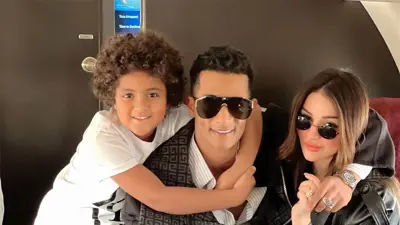 محمد رمضان وابنه علي