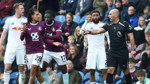 حنبعل المجبري في مباراة بيرنلي وليدز يونايتد