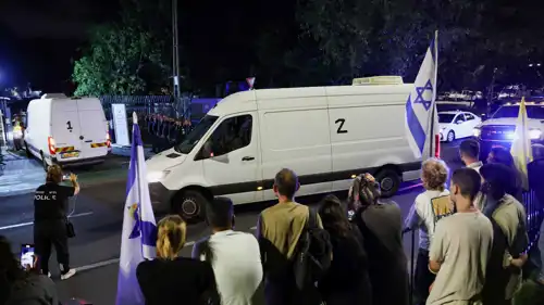 وصول جثامين الرهائن إلى إسرائيل 