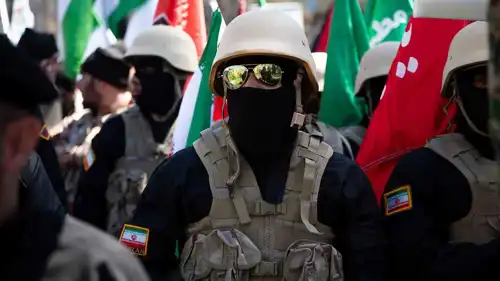 عناصر تابعة للحرس الثوري الإيراني.