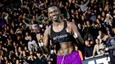  مروان الصحفي يحتفل بأهدافه مع فريقه البلجيكي