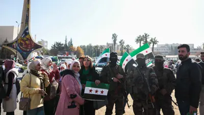 من احتفالات السوريين بسقوط الأسد