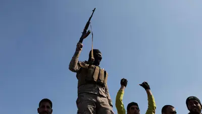 مقاتل من هيئة تحرير الشام في دمشق