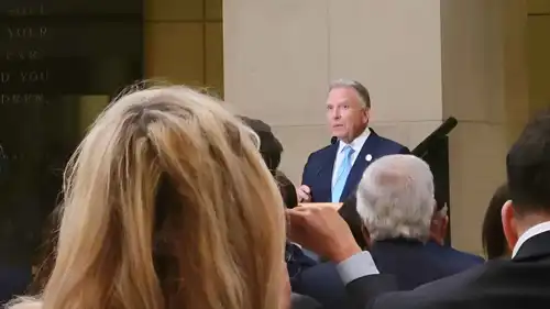 ويتكوف متحدثاً في متحف الهولوكوست