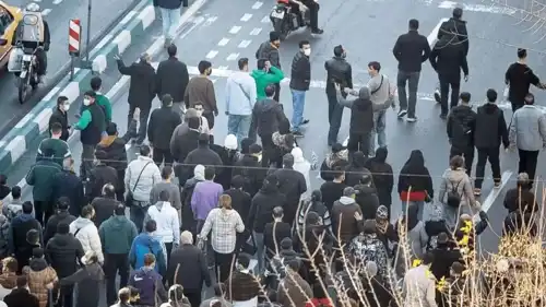 محتجون إيرانيون