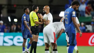 غوارديولا خلال مباراة مانشستر سيتي ضد الهلال