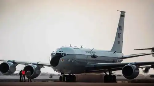 طائرة WC-135R Constant Phoenix المخصصة لرصد النشاط الإشعاعي 