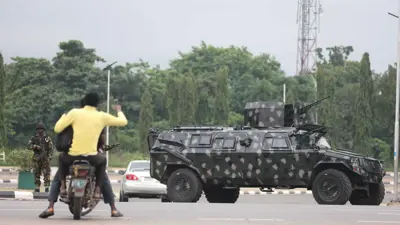  ناقلة جند مدرعة تابعة للجيش النيجيري