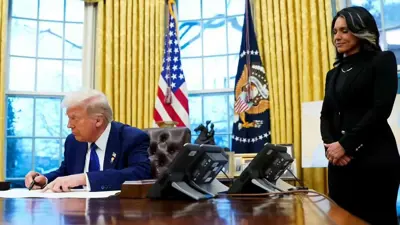 ترامب وغابارد في البيت الأبيض