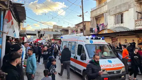 سيارة اسعاف تنقل جرحى ومصابين جراء هجمات إسرائيلية في لبنان