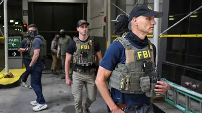 أفراد من (إف.بي.آي)