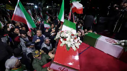 تشييع جثمانين لقتلى الضربات على إيران