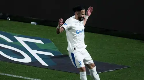 سلطان مندش يحتفل بهدفه أمام الشباب 