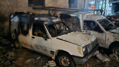 مركبات مدمرة في جنوب لبنان جراء القصف الإسرائيلي