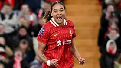 أوليفيا سميث لاعبة ليفربول الإنجليزي