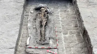 اكتشاف مقبرة لقائد بارز من عهد الفرعون رمسيس الثالث