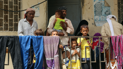 عائلة يمنية نازحة جراء الحرب
