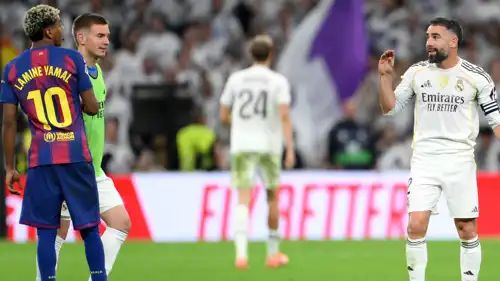 يامال وكارفخال في مباراة الكلاسيكو