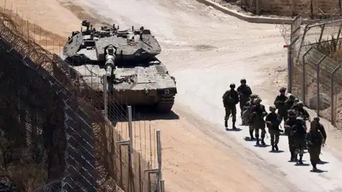 جنود إسرائيليون على الحدود مع سوريا