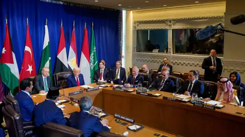 لقاء الرئيس الأمريكي دونالد ترامب بقادة عرب ومسلمين