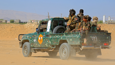 عناصر مسلحة تتبع ميليشيا الحوثي
