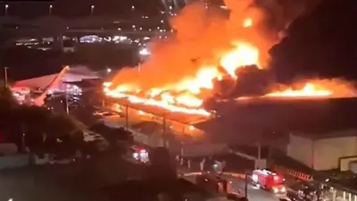  حريق هائل في قاعدة بوسان البحرية التابعة للجيش الأمريكي 