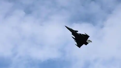 مقاتلة من طراز رافال بعد رصد طائرات مسيّرة في سماء بولندا