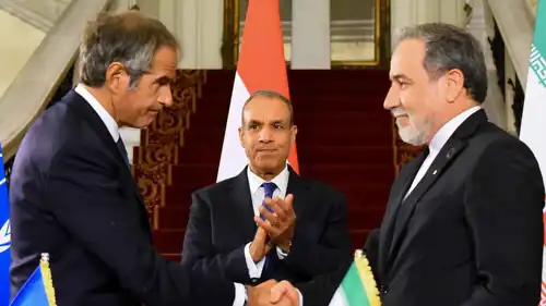 من مراسم اتفاق القاهرة بين عراقجي وغروسي 