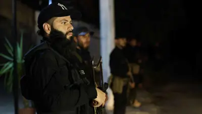 عناصر من الأمن السوري