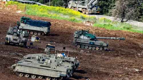 تجمع لآليات إسرائيلية في الجليل قرب الحدود مع لبنان