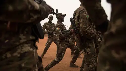 جنود من الجيش المالي