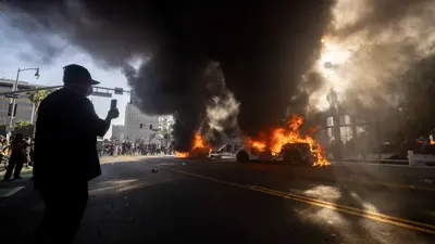 جانب من احتجاجات الهجرة في لوس أنجلوس