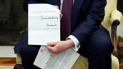 ستارمر يعرض رسالة الملك تشارلز لترامب