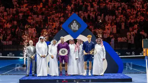 تتويج يانيك سينر بلقب SIX KING SLAM