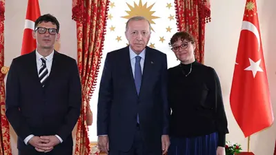 أردوغان يلتقي عائلة المراهق "ماتيا أحمد مينغوزي"