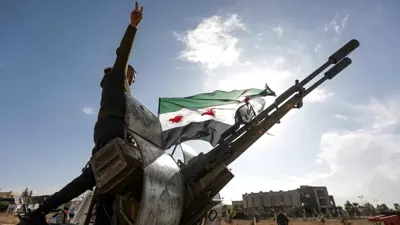 أحد عناصر القوات السورية