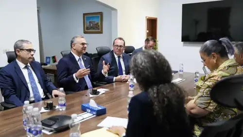 بولس يتحدث مع المبعوثة الأممية إلى ليبيا هانا تيتيه