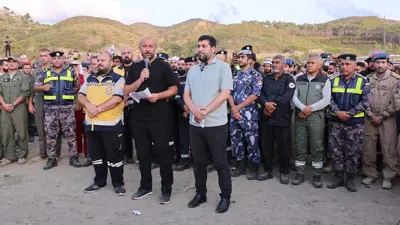 الوزير الصالح خلال المؤتمر الصحفي