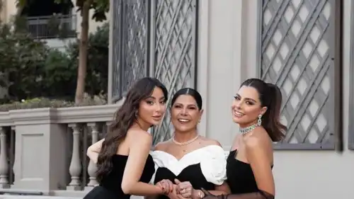 الفنانة اللبنانية ترف ورشا التقي مع والدتهم صباح الجزائري