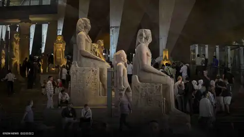 من الهرم إلى المتحف.. عطلة تتحول إلى "زحف بشري" في مصر