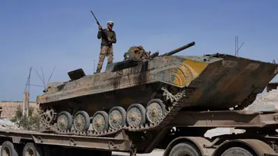 جنود سوريون على الحدود السورية اللبنانية