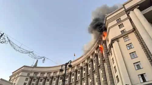 مبنى الحكومة الأوكرانية بعد الهجوم