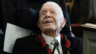 جيمي كارتر خلال مراسم دفن زوجته عام 2023