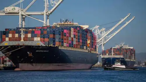 تعليق رسوم الموانئ على السفن الصينية