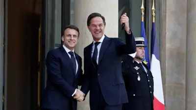 الرئيس الفرنسي ماكرون يستقبل مارك روته